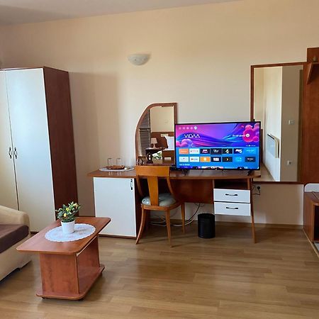 Guest House Golden Flake 4Km From Bolata Beach Bŭlgarevo Exterior photo