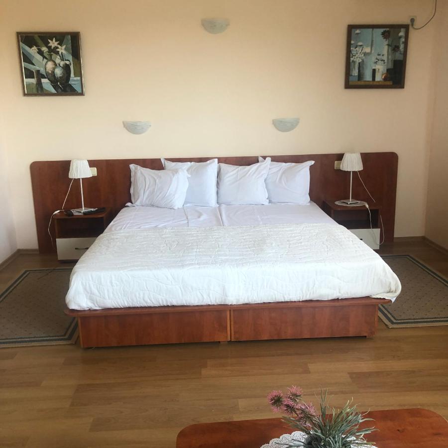Guest House Golden Flake 4Km From Bolata Beach Bŭlgarevo Exterior photo