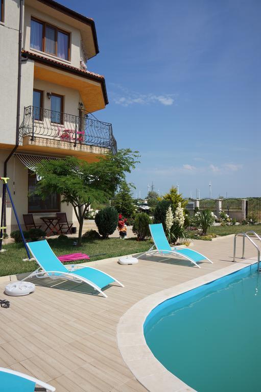 Guest House Golden Flake 4Km From Bolata Beach Bŭlgarevo Exterior photo