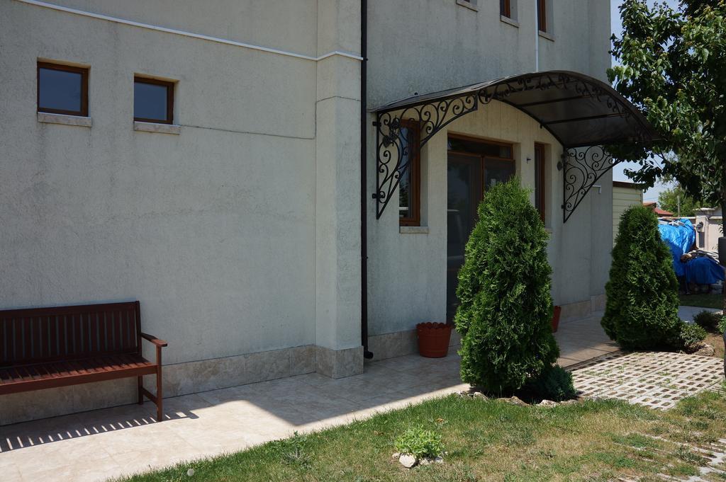 Guest House Golden Flake 4Km From Bolata Beach Bŭlgarevo Exterior photo