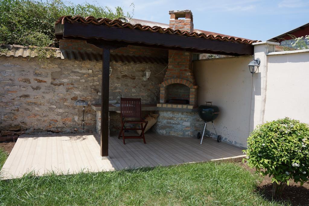 Guest House Golden Flake 4Km From Bolata Beach Bŭlgarevo Exterior photo