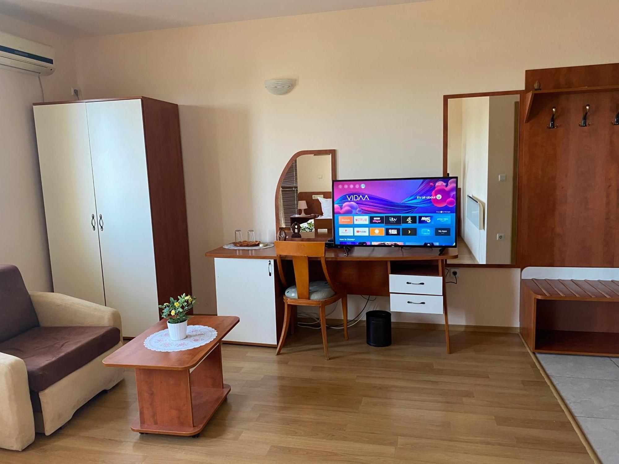 Guest House Golden Flake 4Km From Bolata Beach Bŭlgarevo Exterior photo