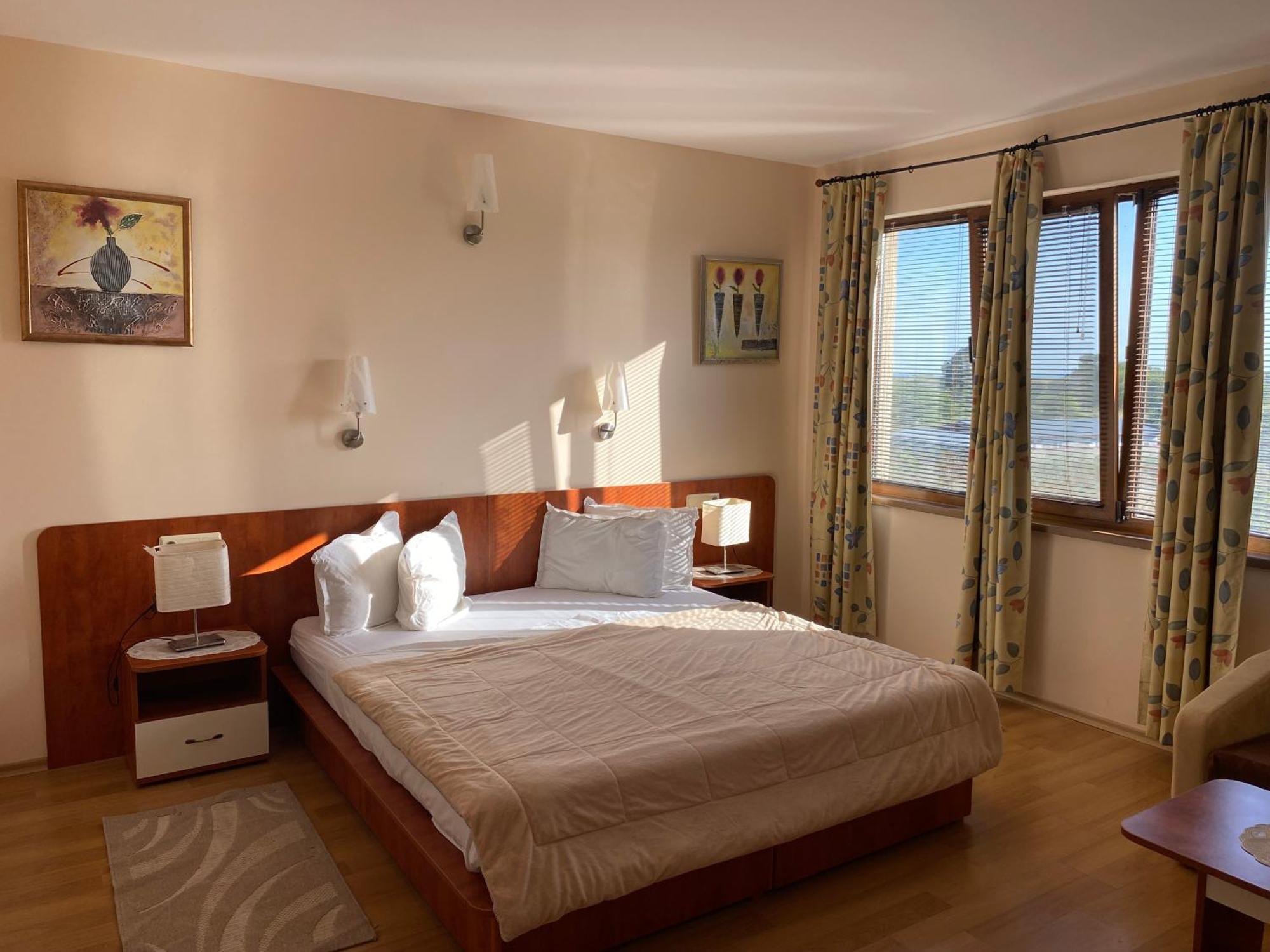 Guest House Golden Flake 4Km From Bolata Beach Bŭlgarevo Exterior photo
