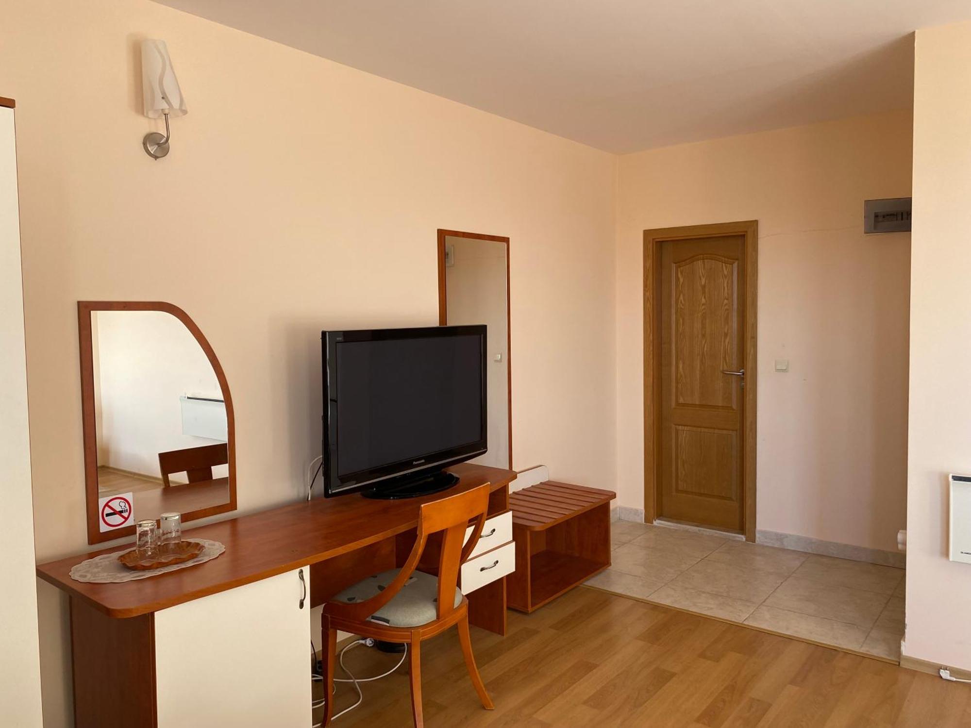 Guest House Golden Flake 4Km From Bolata Beach Bŭlgarevo Exterior photo