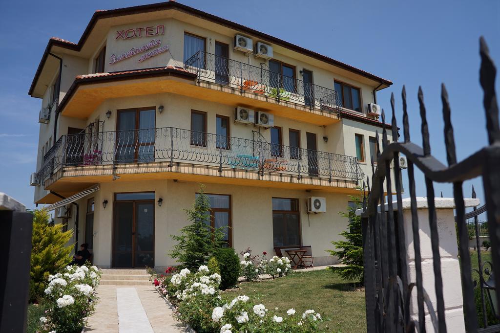 Guest House Golden Flake 4Km From Bolata Beach Bŭlgarevo Exterior photo