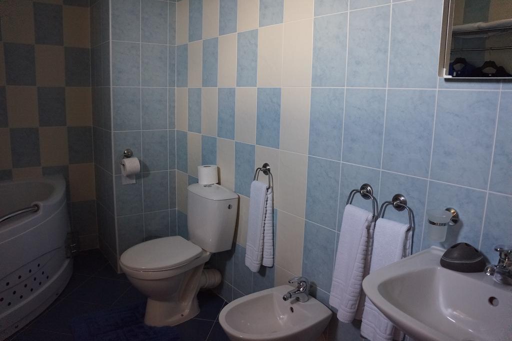 Guest House Golden Flake 4Km From Bolata Beach Bŭlgarevo Exterior photo