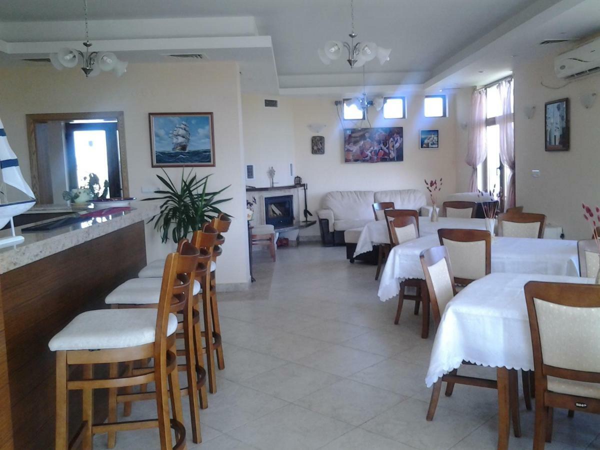 Guest House Golden Flake 4Km From Bolata Beach Bŭlgarevo Exterior photo